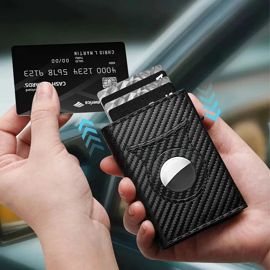 Portafoglio Uomo in Fibra di Carbonio – RFID, Clip Magnetica, Tripla Piega, Tasca Zip, Compatibile AirTag