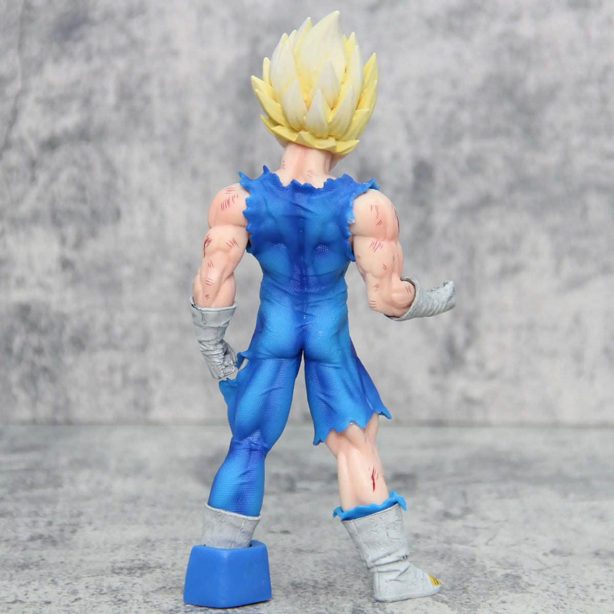 Dragon Ball Z Super Saiyan – Figura Principe Vegeta in Posa, Modello Anime da Collezione