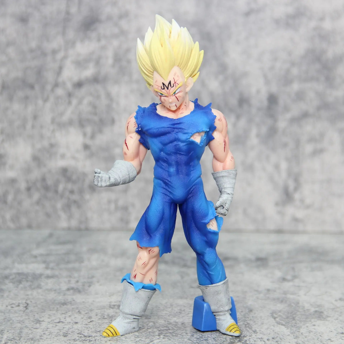 Dragon Ball Z Super Saiyan – Figura Principe Vegeta in Posa, Modello Anime da Collezione