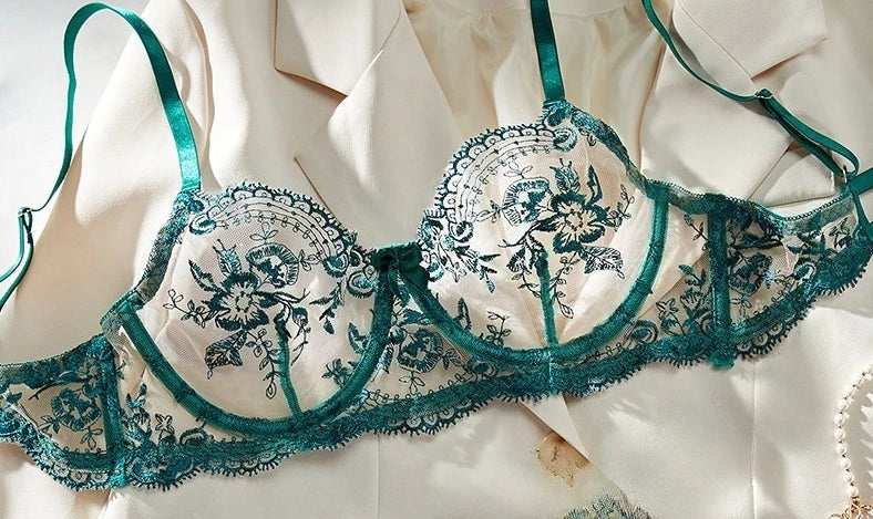 Set Lingerie YUQI con Ricamo Floral Trasparente