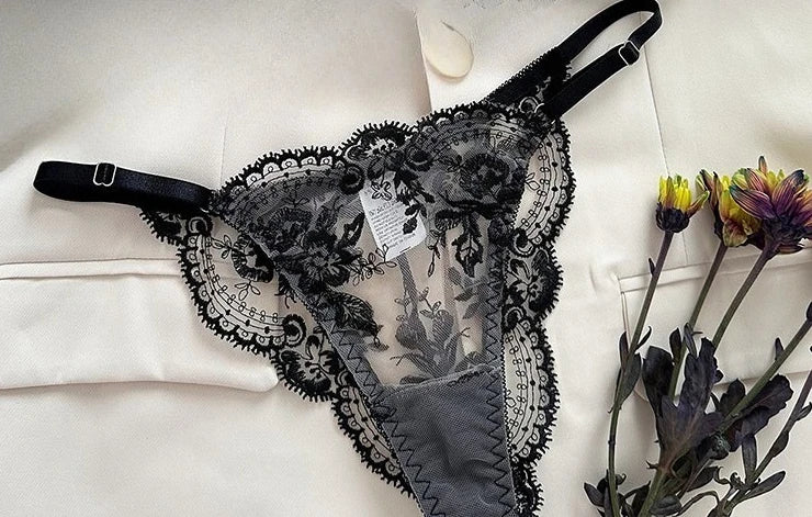 Set Lingerie YUQI con Ricamo Floral Trasparente