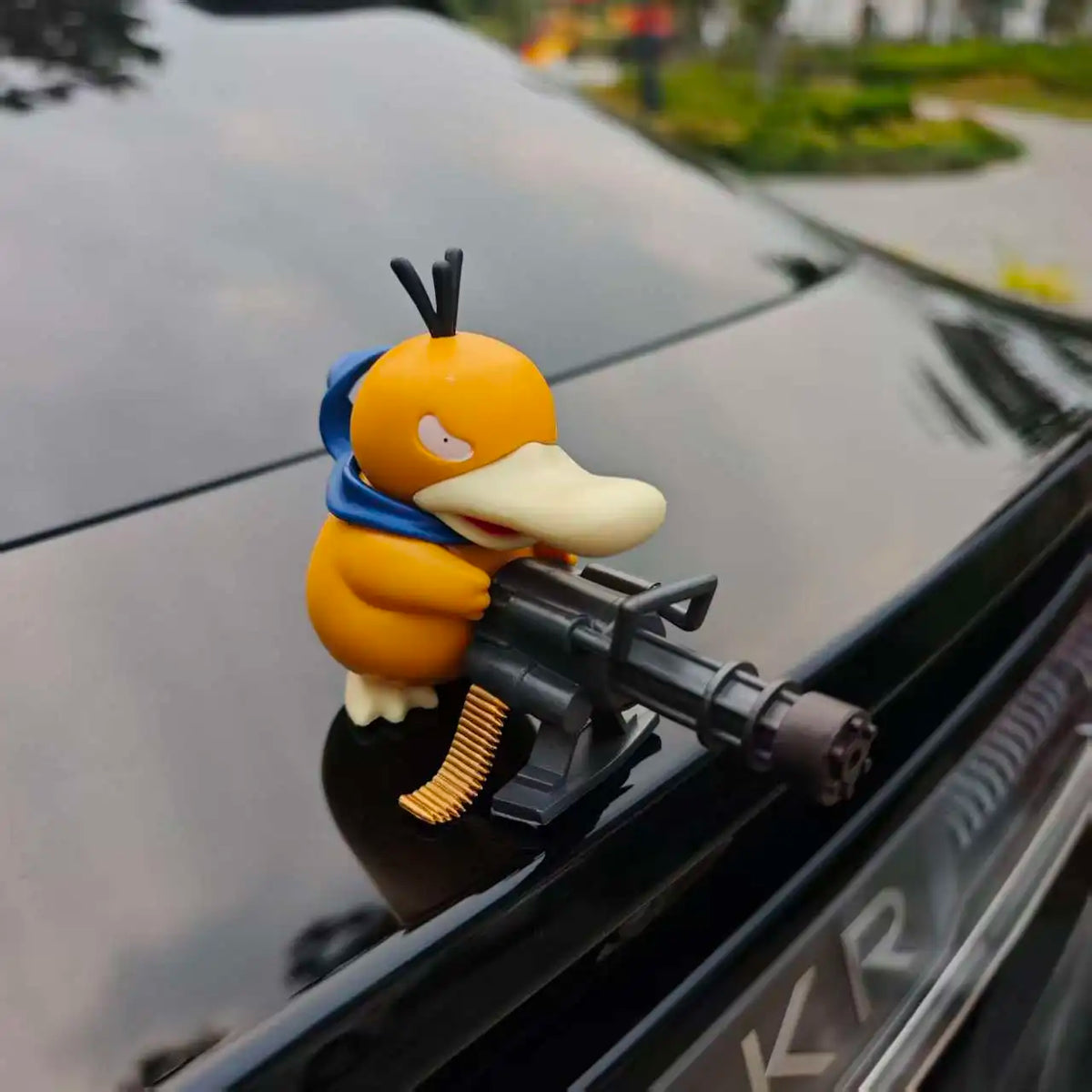 Decorazione Auto Psyduck Pokémon – Ornamento Cofano e Posteriore, Bambola da Cruscotto, Idea Regalo Natale, Bandai