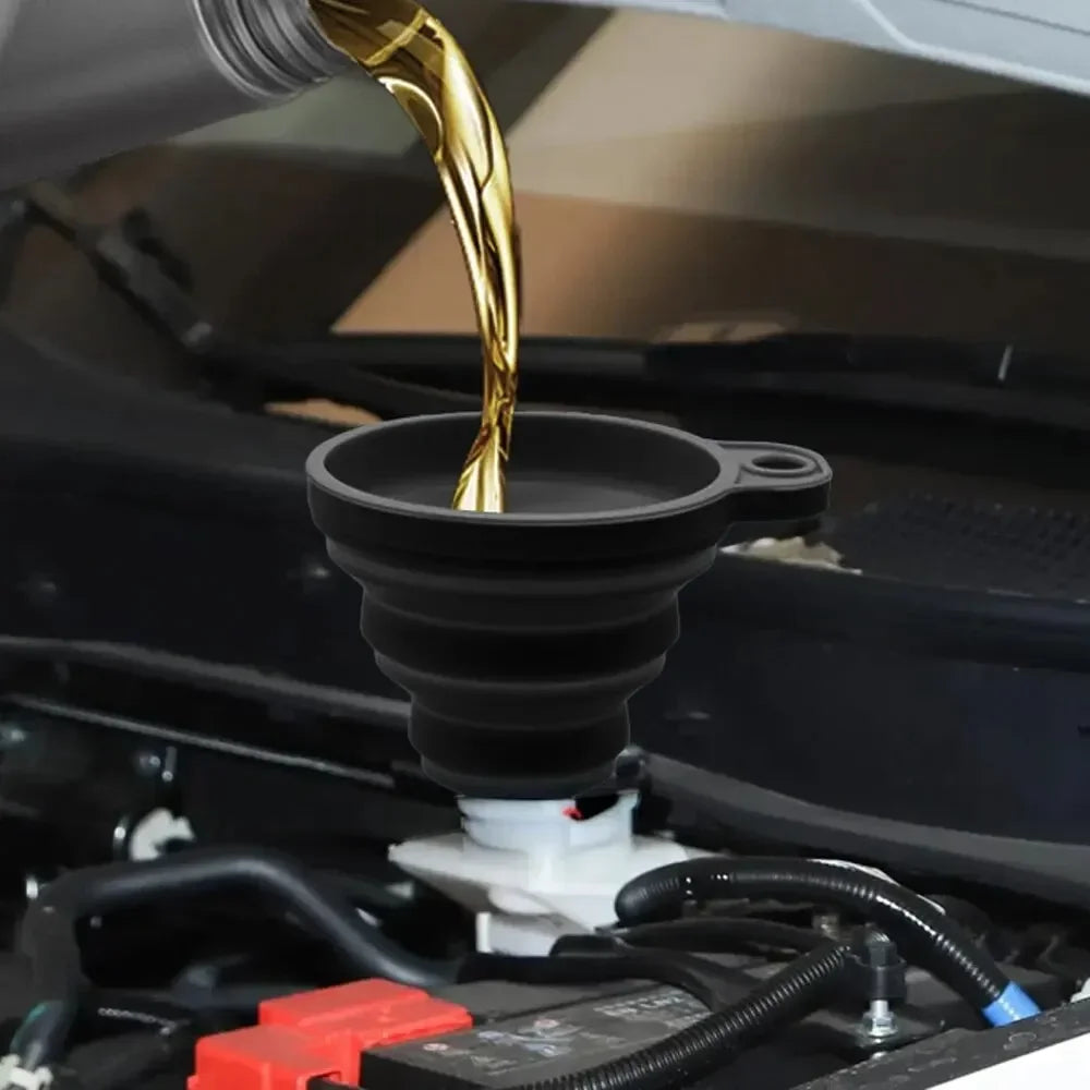 Imbuto Universale Pieghevole in Silicone per Auto – Per Olio Motore, Carburante, Liquidi – Compatto e Resistente al Calore