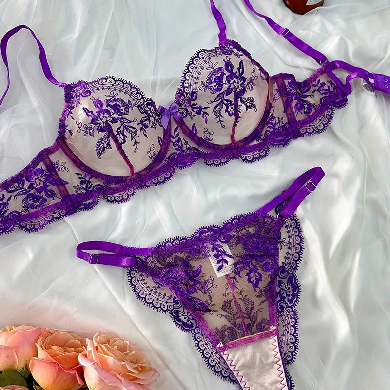 Set Lingerie YUQI con Ricamo Floral Trasparente