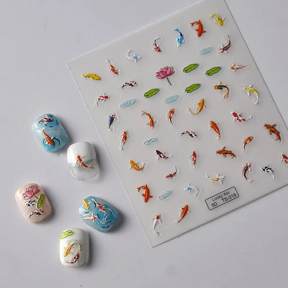 Nail Sticker 5D Carpa Koi e Loto – Adesivi Rilievo Kawaii per Nail Art, Manicure DIY, Unghie Acriliche e Gel