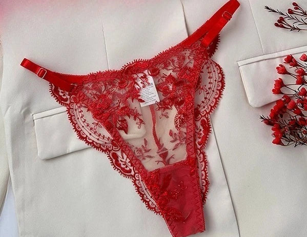 Set Lingerie YUQI con Ricamo Floral Trasparente