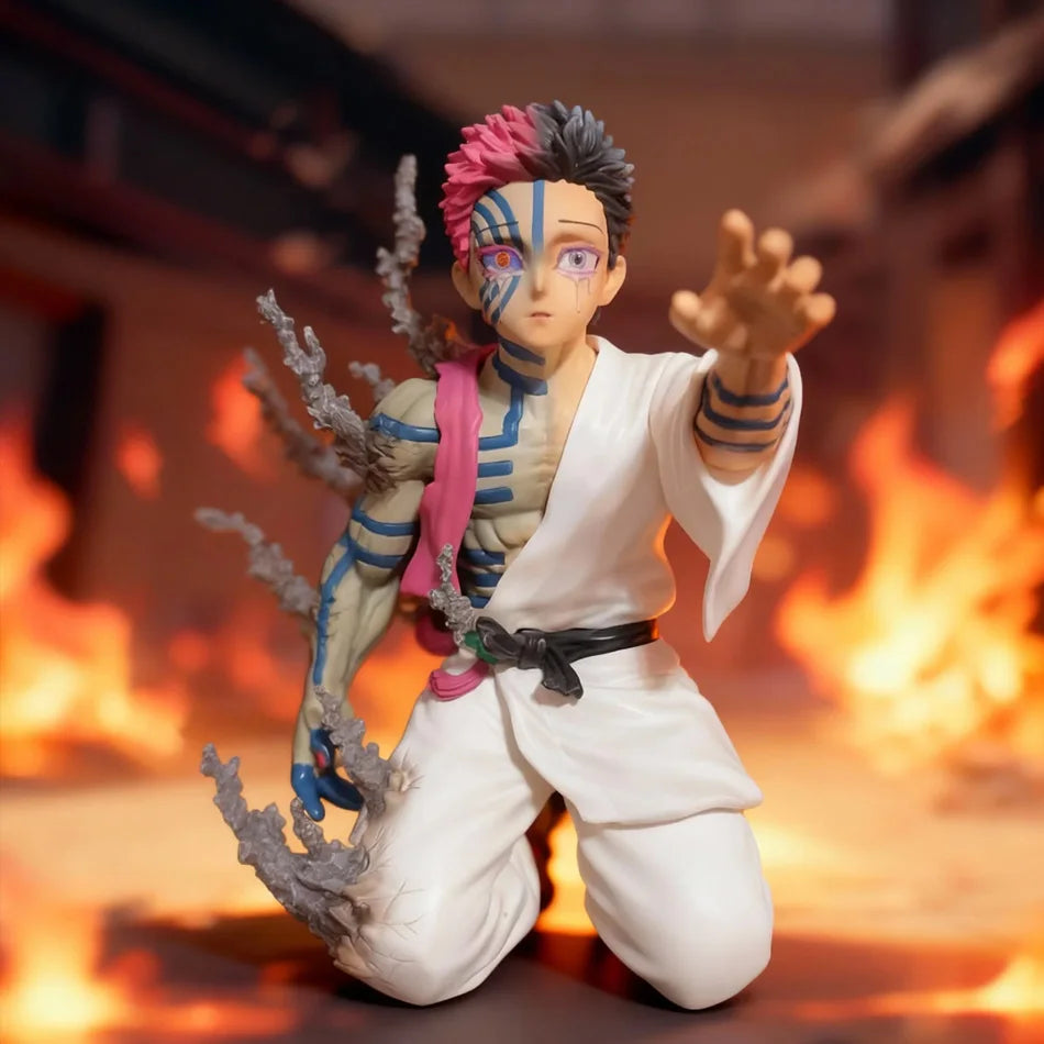 Demon Slayer – Figura Akaza (Luna Superiore Tre) in Posa Inginocchiata | Final Confession Ver. | Da Scrivania