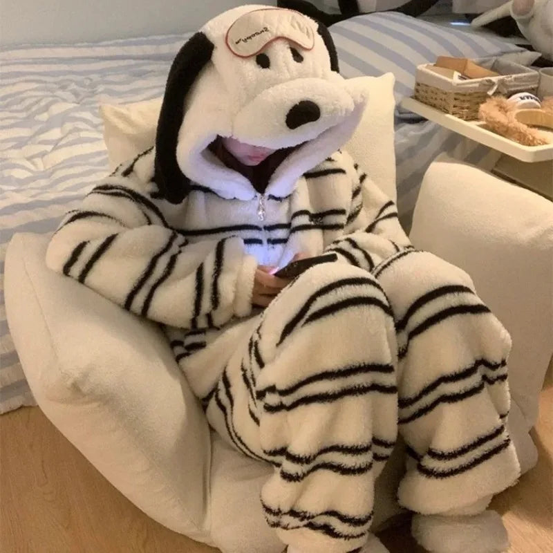 Pigiama Invernale con Cappuccio – Cucciolo Cartoon, Pile di Corallo, Taglie Forti | Caldo e Comodo