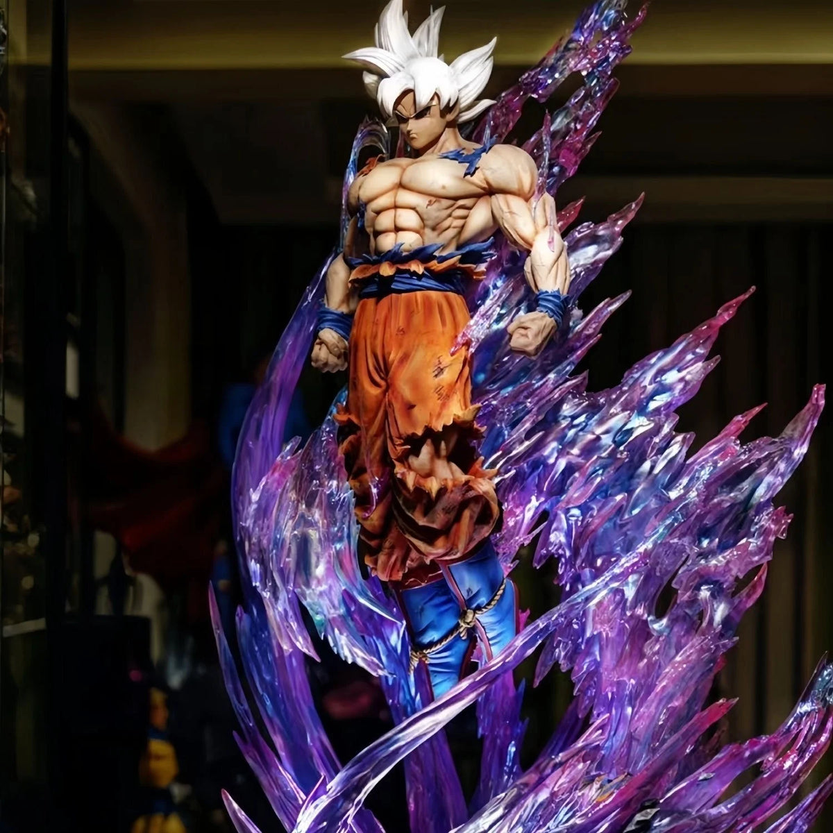 Action Figure Goku Ultra Istinto – Dragon Ball Z | Statua in PVC 24cm da Collezione
