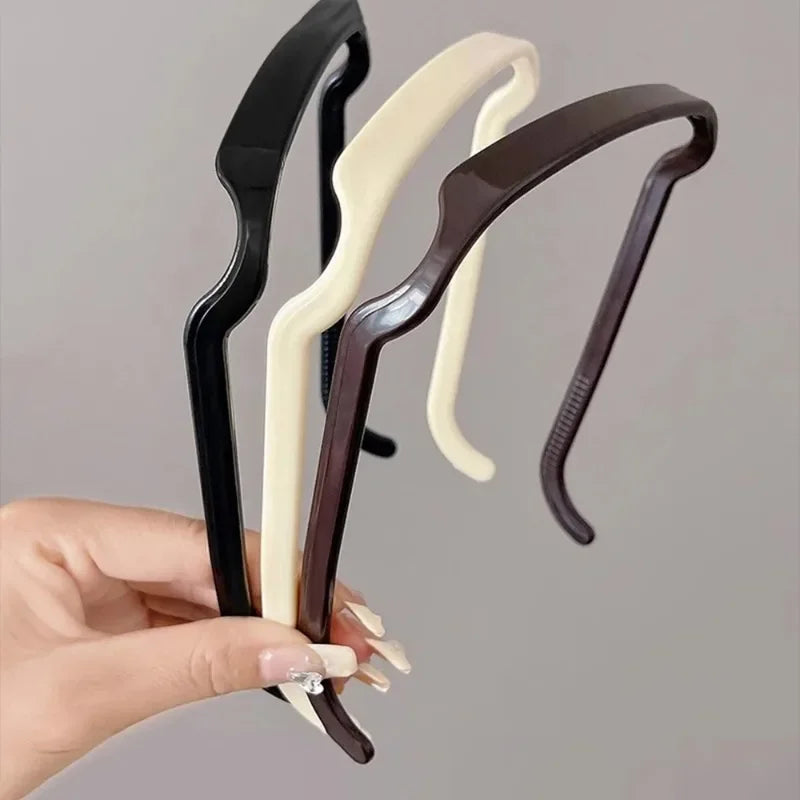 Fascia Capelli a Onda con Clip Occhiali – Accessorio Minimalista Versatile per Donna